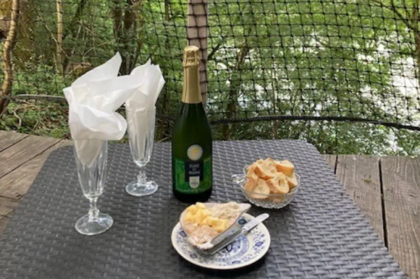 Panier apéritif - Hébergement insolite en Mayenne Panier apéritif - Hébergement insolite en Mayenne