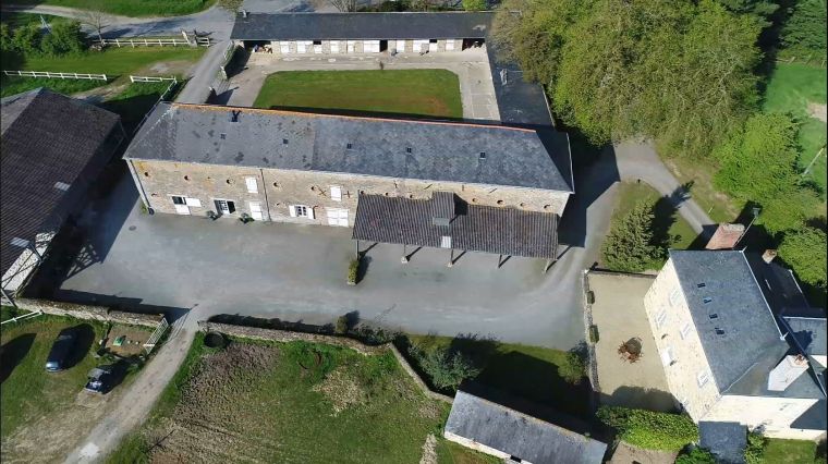 Gîte insolite « Domaine des Vaulx · La Baconnière, Mayenne » — La Baconnière (Mayenne)